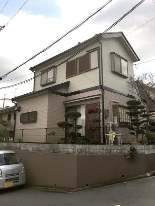 施工後です。
外壁塗装によって、新築のような輝きを放っています。